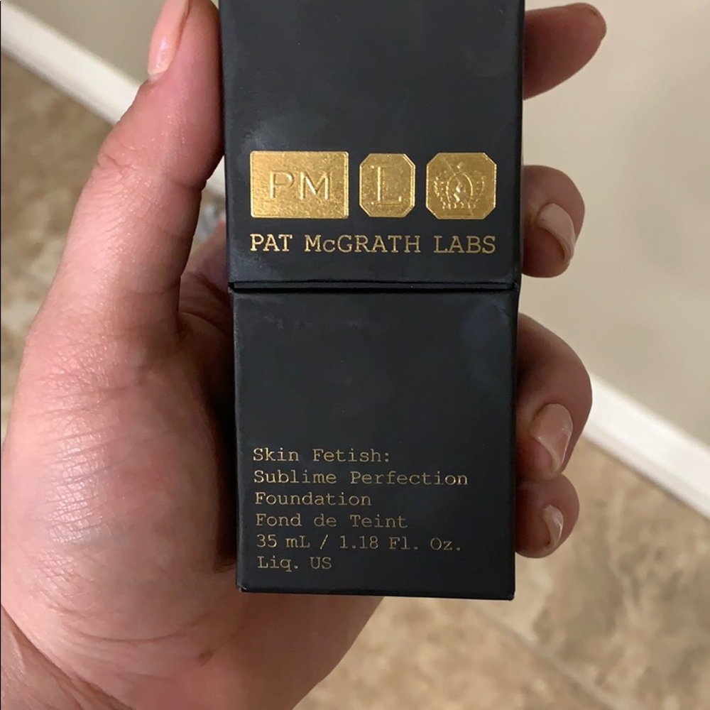 Pat McGrath foundation Light Medium 12